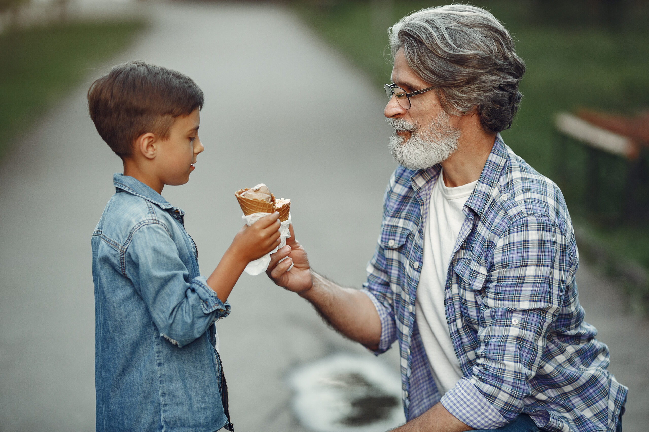 Grandparent Behaviors That Damage Family Relationships
