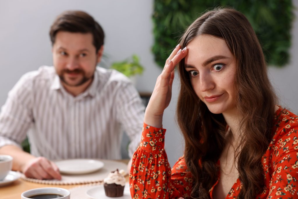 9 Things You Should Never Do on a First Date - Crafting Your Home