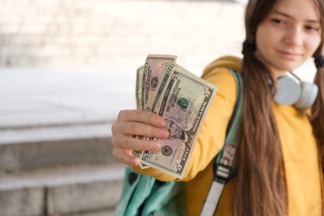 7 Student Loan Mistakes That Keep You in Debt Longer
