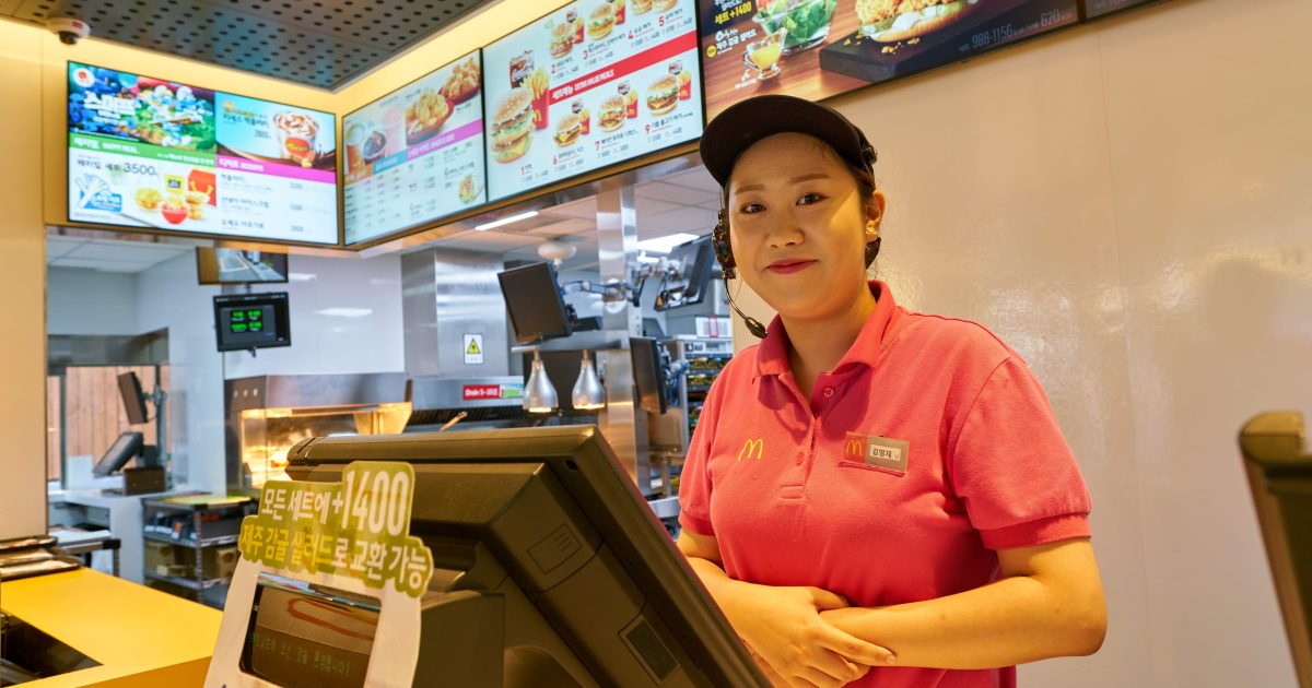 Fast-Food Chains Are Bringing the Human Touch Back, and Customers Are Noticing