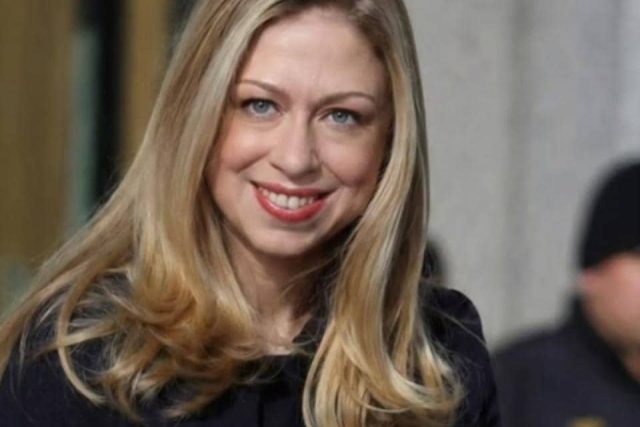 Chelsea Clinton’s Viral Crown Creates a New Conversation About First Daughters 